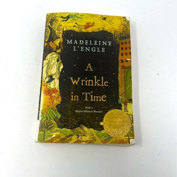A Wrinkle in Time Paperback - Picture 1 of 3
